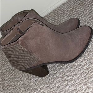 CARLOS by Carlos Santana suede grey booties